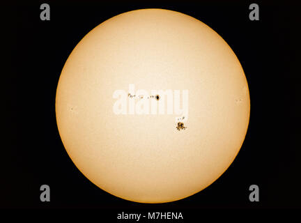 Besonders große Gruppen von Sonnenflecken auf der Sonne. Stockfoto