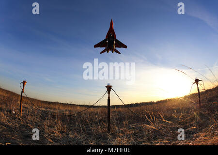 MiG-29-Jet fighter der Mauersegler russischen Kunstflug team Landung. Stockfoto