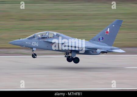 Yak-130 Ausbildung Flugzeuge der russischen Luftwaffe. Stockfoto