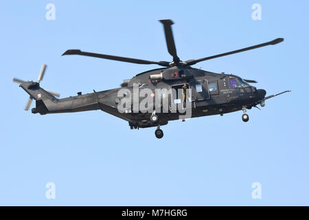 HH-101 Caesar Combat-SAR-Hubschraubers der Italienischen Luftwaffe Landung. Stockfoto