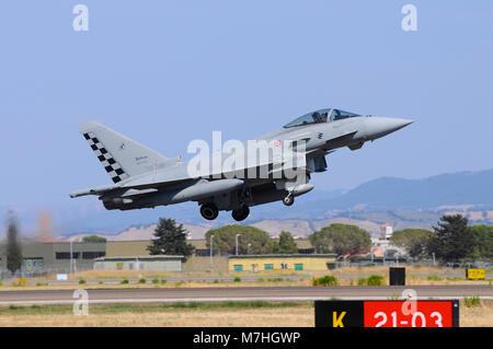 Italienische Luftwaffe F-2000A Typhoon von 37 Stormo am take-off. Stockfoto