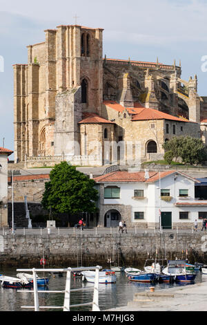 Iglesia de Santa Maria de la Asunción, Castro Urdiales. Kantabrien, Spanien Stockfoto