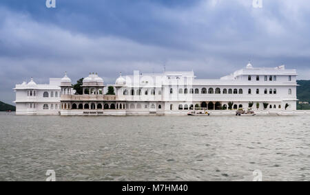 Lake Palace auf dem Pichola-see, Udaipur, Indien Stockfoto