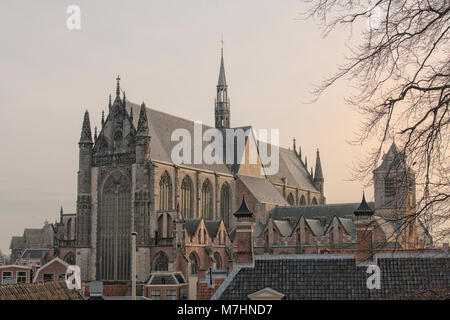 Hooglandse Kerk ist eine gotische Kirche in Leiden aus dem 15. Jahrhundert. Der Backstein Kirche ist die St. Pancras gewidmet. Niederlande Stockfoto