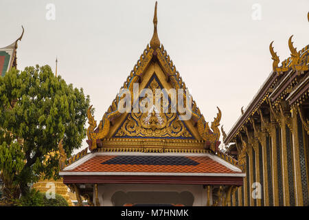 Phra Ubosoth oder die Kapelle des Emerald Buddha in Bangkok. Stockfoto