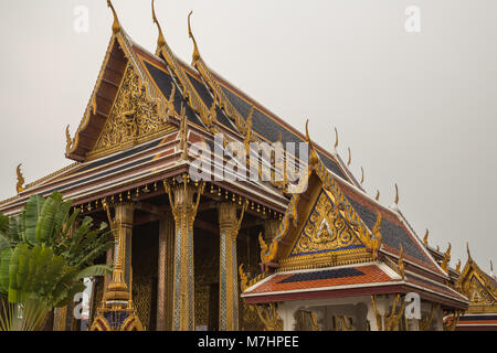 Phra Ubosoth oder die Kapelle des Emerald Buddha in Bangkok. Stockfoto