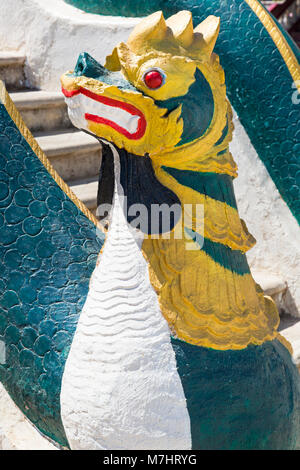 Detail der Statue am Eingang zum Kloster Shwe Yan Pyay, Shwe Yaunghwe Kloster, Nyaungshwe, Inle Lake, Myanmar (Birma), Asien im Februar Stockfoto