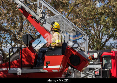 Palamos, Spanien. 10. März, 2018. Fireman Ausstellung auf Dorf Palamos März 10, 2018, Spanien Quelle: Arpad Radoczy/Alamy leben Nachrichten Stockfoto