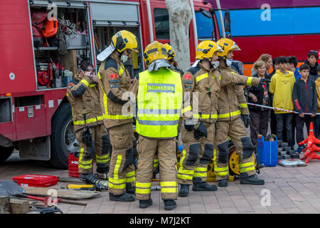 Palamos, Spanien. 10. März, 2018. Fireman Ausstellung auf Dorf Palamos März 10, 2018, Spanien Quelle: Arpad Radoczy/Alamy leben Nachrichten Stockfoto