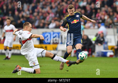 Stuttgart, Deutschland. 11 Mär, 2018. v. re: Timo WERNER (L), Aktion, Duellen gegen Holger Badstuber (VFB Stuttgart). Fussball 1. 1. Fussballbundesliga, 26. Spieltag, Spieltag 26, VFB Stuttgart - RB Leipzig 0-0, am 11.03.2018 in Stuttgart/Deutschland. MERCEDES BENZ ARENA. | Verwendung der weltweiten Kredit: dpa/Alamy leben Nachrichten Stockfoto