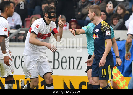 Stuttgart, Deutschland. 11 Mär, 2018. Christian Gentner (VFB Stuttgart) droht Timo WERNER (L) mit erhobenem Zeigefinger, Zwist, Streit, Aktion. Fussball 1. 1. Fussballbundesliga, 26. Spieltag, Spieltag 26, VFB Stuttgart - RB Leipzig 0-0, am 11.03.2018 in Stuttgart/Deutschland. MERCEDES BENZ ARENA. | Verwendung der weltweiten Kredit: dpa/Alamy leben Nachrichten Stockfoto