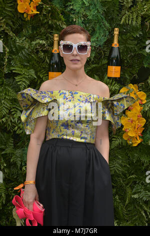 Miami, FL, USA. 10 Mär, 2018. Angeles Almuna nimmt an der 4. jährlichen Veuve Clicquot Karneval im Museum Park am 10. März in Miami, Florida, 2018. Quelle: MPI 10/Media Punch/Alamy leben Nachrichten Stockfoto