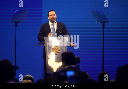 Beirut, Libanon. 11 Mär, 2018. Libanesischen Premierminister und Führer der Zukunftsbewegung Partei Saad Hariri liefert eine Rede bei einer Rallye die Kandidaten der Partei für die bevorstehenden allgemeinen Wahlen zu verkünden, in Beirut, Libanon, 11. März 2018. Die 2018 allgemeine Wahlen, die am 06. Mai 2018 stattfinden wird, die erste seit 2009 allgemeine Wahlen werden. Credit: Marwan Naamani/dpa/Alamy leben Nachrichten Stockfoto