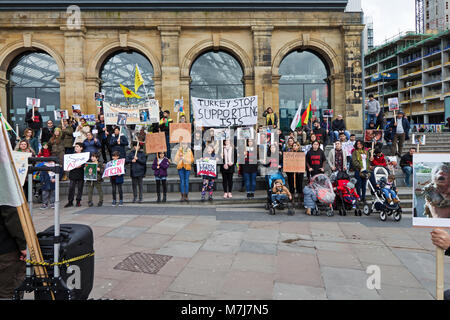 Liverpool, Großbritannien. 11. März 2018. Menschen demonstrieren gegen das türkische Militär Angriff auf die kurdische Kräfte in Afrin Syrien. Credit: Ken Biggs/Alamy Leben Nachrichten. Stockfoto