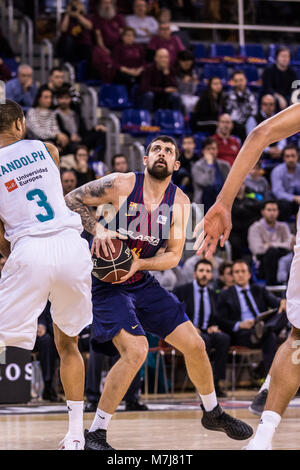 BARCELONA, SPANIEN - 11. März: Adrien Moerman, Nr. 45 des FC Barcelona Lassa in Aktion während der Liga Endesa-ACB Match zwischen dem FC Barcelona und Real Madrid an Lassa-fieber in Palau Blaugrana am 11. März in Barcelona, Spanien 2018. Foto: Javier Borrego/AFP 7. Stockfoto