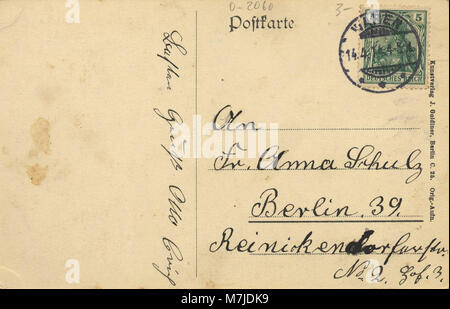 Ein Postkartenbild von Waren (Müritz), einer Stadt in Mecklenburg-Vorpommern, mit Blick auf den Müritzsee. Das Bild zeigt die landschaftliche Schönheit der Stadt und ihre Verbindung zur Natur. Stockfoto