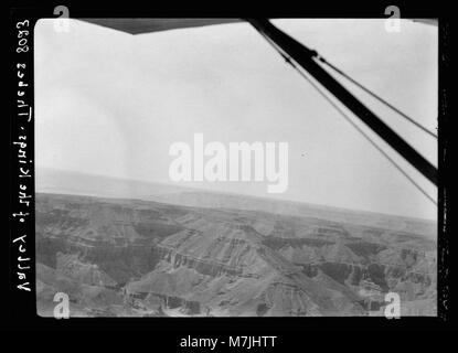 Ägypten. Theben an der südlichen Grenze Ägyptens. Aus der Luft. Allgemeine Ansicht von Hügeln LOC 17252 matpc. Stockfoto