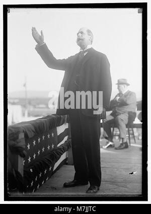 HUGHES, Charles Evans. Gouverneur von New York, 1907-1910; MA GERECHTIGKEIT DES SUPREME COURT, 1910-1916; Chief Justice, 1930 - LCCN 2016866866 Stockfoto