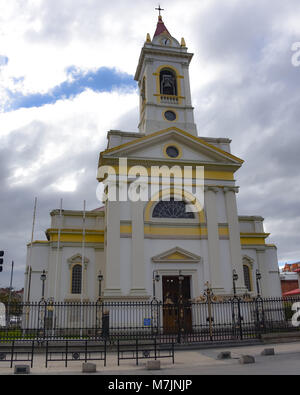 Catedral Sagrado Corazon (Basilika vom heiligen Herzen) im Plaza Munoz Gamero, Punta Arenas, Chile Stockfoto