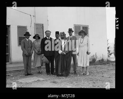 Die Eröffnungszeremonie des Werks der Palestine Electric Corporation in Jordanien wurde von H. Emir Abdullah besucht. Die Veranstaltung markiert die Einweihung einer wichtigen Energieanlage in der Region. Stockfoto