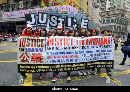 Gerechtigkeit für Erwiana Protest von Wanderarbeitnehmern Hong Kong. Ausländische Hausangestellte in Hongkong nehmen sie zu den Straßen marschieren Regierung Taxizentralen Stockfoto