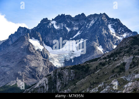 Berggipfel in der Cordon Olguin, Torres del Paine Nationalpark, Patagonien, Chile Stockfoto