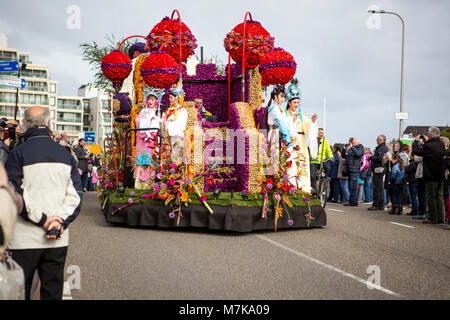 NORDWIJK, Niederlande - 22 April 2017: Der Blumenkorso, Bloemencorso in Niederländisch, ist eine jährliche, farbenfrohes Fest der schönen Blumen. Die Route ist Stockfoto