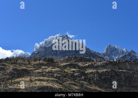 Berggipfel in der Cordon Olguin, Torres del Paine Nationalpark, Patagonien, Chile Stockfoto