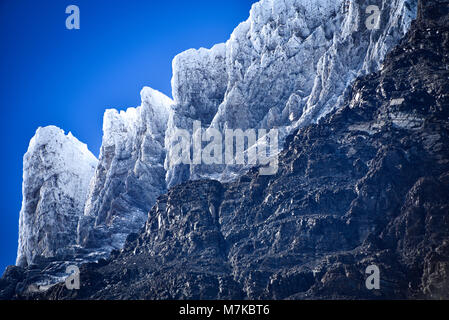 Berggipfel in der Cordon Olguin, Torres del Paine Nationalpark, Patagonien, Chile Stockfoto