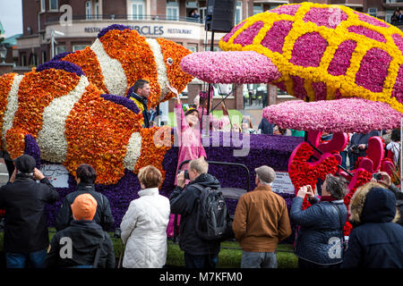 NORDWIJK, Niederlande - 22 April 2017: Der Blumenkorso, Bloemencorso in Niederländisch, ist eine jährliche, farbenfrohes Fest der schönen Blumen. Die Route ist Stockfoto