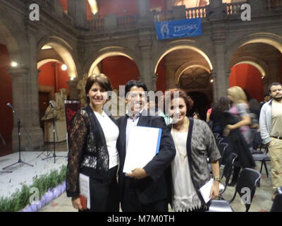 Carlos Rivera erhielt 2014 den ersten Platz beim Coral Composition Contest for Vocal Transmission und würdigte herausragende Chorkomposition und Gesang. Stockfoto