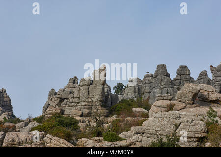 Jura Kalkstein Felsformationen im Naturpark El Torcal, auf halbem Weg zwischen Antequera, Malaga, Spanien. Stockfoto