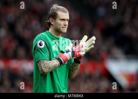 Liverpool Torwart Loris Karius während der Premier League Spiel im Old Trafford, Manchester. PRESS ASSOCIATION Foto. Bild Datum: Samstag, März 10, 2018. Siehe PA-Geschichte Fußball Man Utd. Foto: Martin Rickett/PA-Kabel. Einschränkungen: EDITORIAL NUR VERWENDEN Keine Verwendung mit nicht autorisierten Audio-, Video-, Daten-, Spielpläne, Verein/liga Logos oder "live" Dienstleistungen. On-line-in-Verwendung auf 75 Bilder beschränkt, kein Video-Emulation. Keine Verwendung in Wetten, Spiele oder einzelne Verein/Liga/player Publikationen. Stockfoto