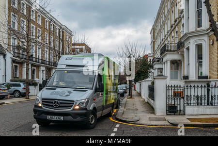 London, UK, 10. März 2018: Van der Britischen online Supermarkt Ocado.com in einem noblen Straße in Chelsea, London, Großbritannien Stockfoto
