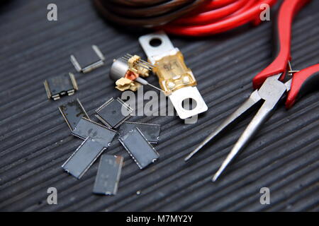 Jedes Auto Werkstatt ist mit vielen Tools, die Arbeit effizienter zu gestalten und die Arbeitszeit verkürzen. Stockfoto