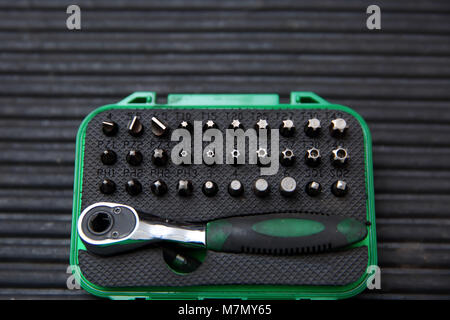 Jedes Auto Werkstatt ist mit vielen Tools, die Arbeit effizienter zu gestalten und die Arbeitszeit verkürzen. Stockfoto