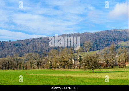 Landschaft Schoß des Savoy, in der Nähe von Entre-deux-Guiers, in südlichen Frankreich, an einem klaren Winter am Nachmittag Stockfoto