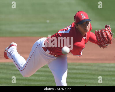 In Tempe, Arizona, USA. 9 Mär, 2018. Shohei Ohtani (Engel) MLB: Los Angeles Engel Krug Shohei Ohtani Plätze während des Spring Training Praxis Spiel gegen die Toros de Tijuana bei Tempe Diablo Stadion in Tempe, Arizona, United States. Quelle: LBA/Alamy leben Nachrichten Stockfoto