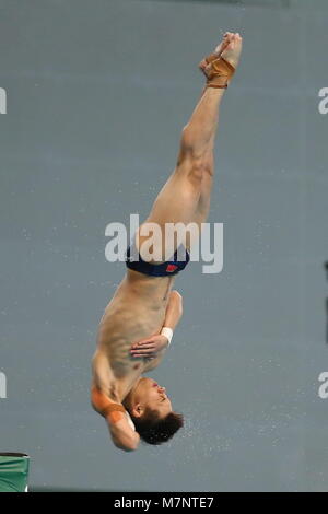 Beijin, Beijin, China. 11 Mär, 2018. Peking, China, 11. März 2018: Chinesische diver Yang Jian gewinnt die Goldmedaille der Männer 10 m-Plattform bei FINA Diving World Serie in Peking, 11. März 2018. Credit: SIPA Asien/ZUMA Draht/Alamy leben Nachrichten Stockfoto