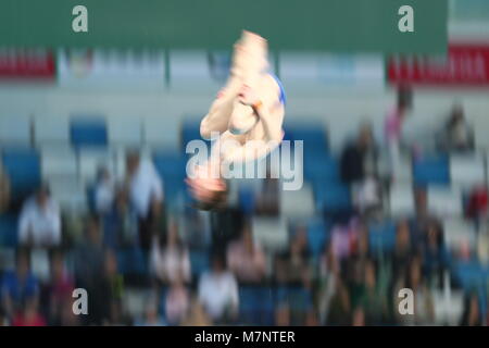 Beijin, Beijin, China. 11 Mär, 2018. Peking, China, 11. März 2018: Chinesische diver Yang Jian gewinnt die Goldmedaille der Männer 10 m-Plattform bei FINA Diving World Serie in Peking, 11. März 2018. Credit: SIPA Asien/ZUMA Draht/Alamy leben Nachrichten Stockfoto