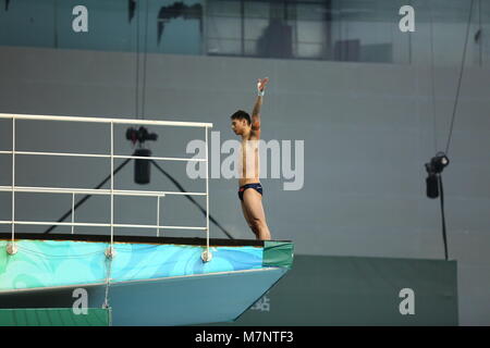 Beijin, Beijin, China. 11 Mär, 2018. Peking, China, 11. März 2018: Chinesische diver Yang Jian gewinnt die Goldmedaille der Männer 10 m-Plattform bei FINA Diving World Serie in Peking, 11. März 2018. Credit: SIPA Asien/ZUMA Draht/Alamy leben Nachrichten Stockfoto