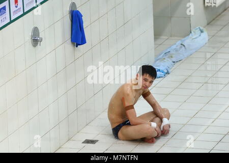 Beijin, Beijin, China. 11 Mär, 2018. Peking, China, 11. März 2018: Chinesische diver Yang Jian gewinnt die Goldmedaille der Männer 10 m-Plattform bei FINA Diving World Serie in Peking, 11. März 2018. Credit: SIPA Asien/ZUMA Draht/Alamy leben Nachrichten Stockfoto