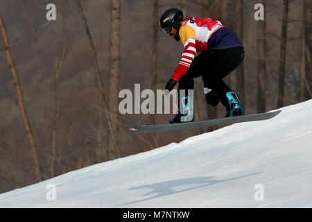 PyeongChang, Südkorea. 12 Mär, 2018. Paralympics, Jeongseon Alpine Center, Snowboard Cross der Männer: die USA Keith Gabel in Aktion. Foto: Jan Woitas/dpa-Zentralbild/dpa Quelle: dpa Picture alliance/Alamy leben Nachrichten Stockfoto