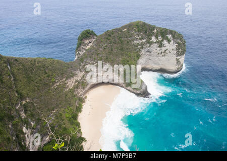 Kelingking Strand an einem bewölkten Tag, Nusa Penida, BALI Stockfoto