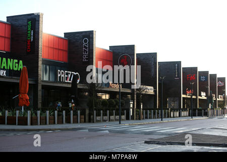 Neuen Build line Restaurants in Milton Keynes mit ChimiChanga, Prezzo, Nandos, Frankie und Benny's, TGI Fridays, Bella Italia und Pizza Express, UK. Stockfoto