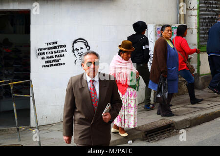 Graffiti mit angeblichen Zitat von Papst Franziskus unterstützt die Forderung gegen Bolivien Chile für souveränen Zugang zur Pacific Coast, La Paz, Bolivien Stockfoto