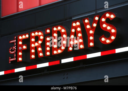 Neuen Build line Restaurants in Milton Keynes mit ChimiChanga, Prezzo, Nandos, Frankie und Benny's, TGI Fridays, Bella Italia und Pizza Express, UK. Stockfoto