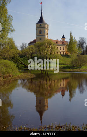 Pavlovsk, St. Petersburg, Russland - 8. Mai 2016: Blick auf die BIP-Schloss in einem Frühling Tag. Das Schloss wurde 1795-1797 gebaut für Kaiser Paul I. und Stockfoto