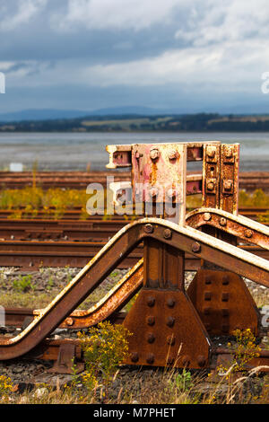 Alte rosten Eisenbahn Puffer. Güterbahnhof. Montrose Station Angus Schottland Großbritannien Stockfoto
