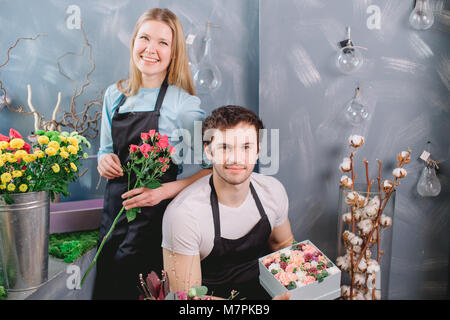 Paar Floristen tun Flower Business zusammen Stockfoto